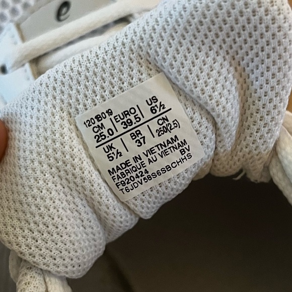 Asics White and Black Athletic Shoes - Picture 10 of 10